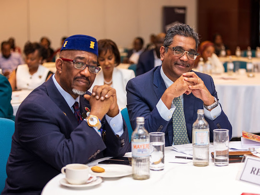 Executive Authority in the Digital Age:From Presence to Influence